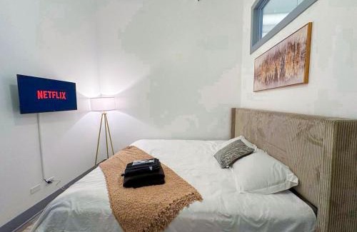 Near South Side Apartamento | Spacious 6BR Luxury Suite Perfect for Groups Near McCormick Place and Soldier Field