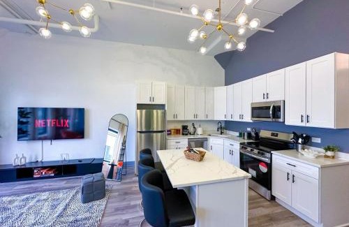Near South Side Apartamento | Spacious 6BR Luxury Suite Perfect for Groups Near McCormick Place and Soldier Field