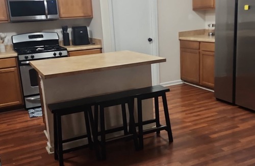 Concord Casa | Spacious 6BR + Neon Den in Charming Concord!