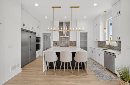 Waukee Casa | Spacious 6BR with Peaceful Pond Views - Brand New & Upscale