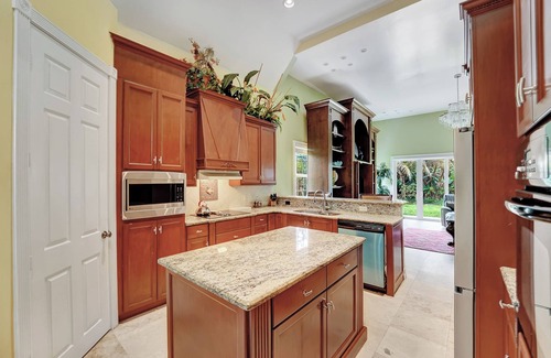 Hunt Club Casa | Spacious 7-bedroom house in amazing West Palm Beach with WiFi, AC