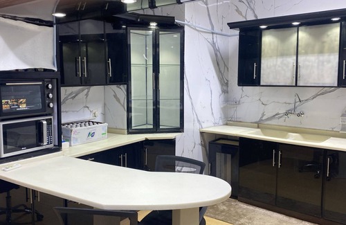 Mecca Apartamento | Spacious 7-bedroom apartment with AC and WiFi in marvelous Makkahn