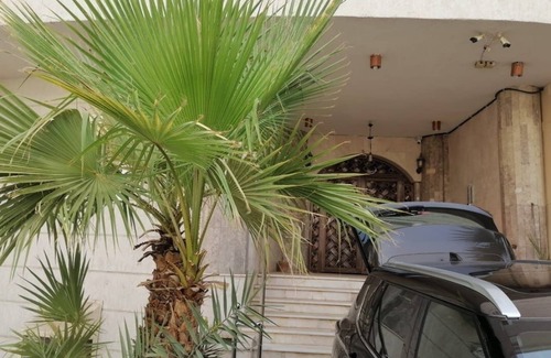 Mecca Apartamento | Spacious 7-bedroom apartment with AC and WiFi in marvelous Makkahn