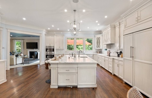 Jefferson Manor Casa | Spacious 7-bedroom house with water views, AC, Heat, WiFi in charming Alexandria