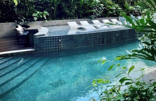Phuong 1 Apartamento | Spacious 7-bedroom Apartment in Dist 1, Central Location, Pool & Gym, Zenity