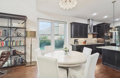 Valley Ranch Casa | Spacious 7 beds house with fire pit, home theater, fitness room