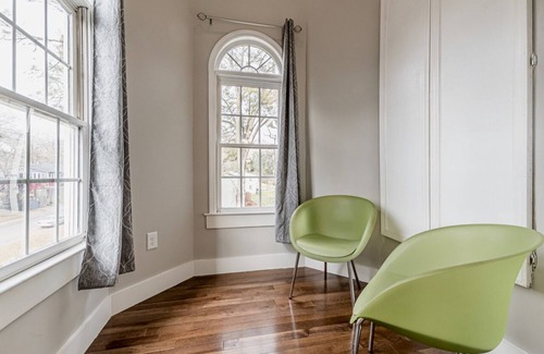 West End Casa | Spacious 7-BR for 16 people w/driveway