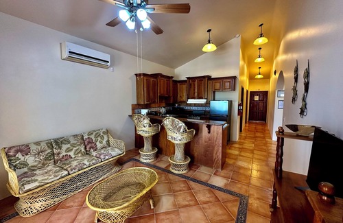 San Pedro Condominio | Spacious 7BR Beach Retreat - Ideal for Events