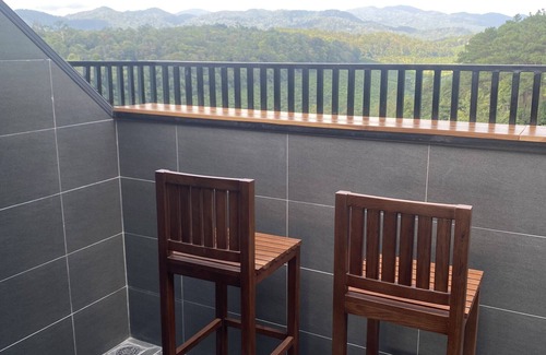Bao Lam Villa | Spacious 8-bedroom villa with WiFi and AC in charming Lam Dong.
