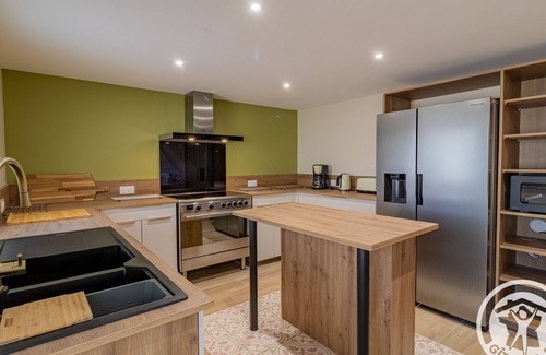 Blaison-Saint-Sulpice Cabaña | Spacious 8-bedroom cottage in Anjou vineyards
