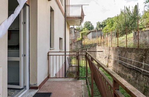 Casone Carpinelli Apartamento | Spacious 90 sqm apartment, ideal for 5 people, located on the first floor of a building WITHOUT elevator (stairs to access it). The accommodation is located in Pieve, a splendid village characterized by a typical Tuscan atmosphere.The apartment consists