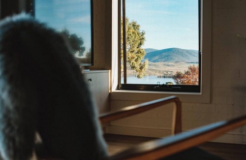 Jindabyne Casa | Spacious Alpine Escape with mountain & lake views
