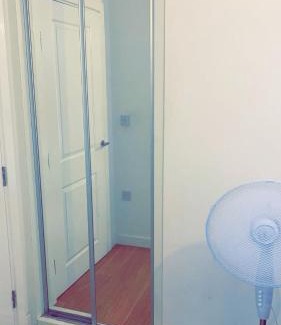 Belvedere Apartamento | Spacious Amazing Luxury En-suite double room with free parking in a two bedroom apartment