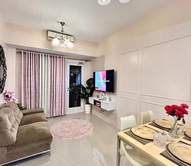 Santo Cristo Apartamento | Spacious and Aesthetic 2 Bedroom with City-View Balcony at Grass Residences QC