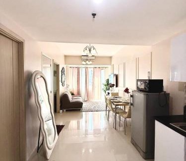 Santo Cristo Apartamento | Spacious and Aesthetic 2 Bedroom with City-View Balcony at Grass Residences QC