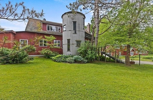 Moscow Casa | Spacious and authentic Vermont retreat in the heart of Stowe; Perfect for groups