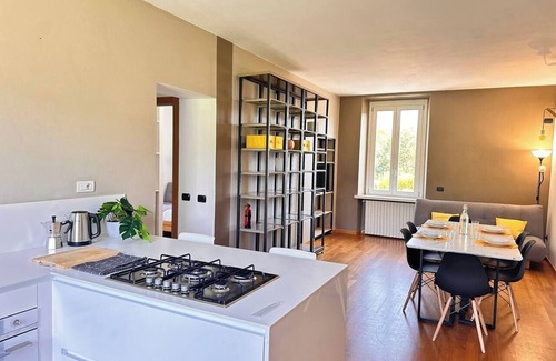 Bergamo Apartamento | Spacious and bright apartment at the foot of the Upper Town - Parking space included