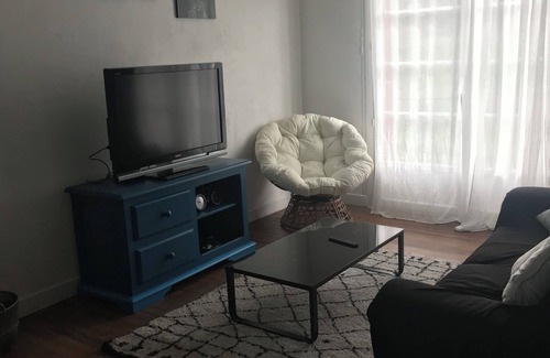 Mugron Apartamento | Spacious and bright apartment Pleasant terrace Large living room