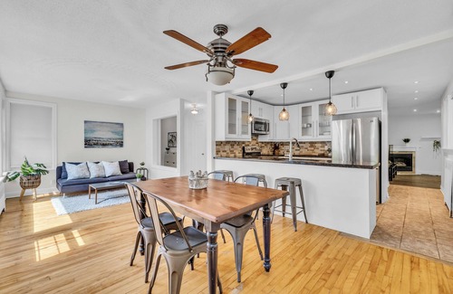 Westboro Casa | Spacious and Bright Hidden Gem in Trendy Westboro!