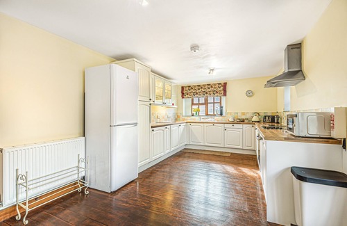 Hartland Casa | Spacious and Characterful 2 bedroom Detached Barn Conversion close to coast.