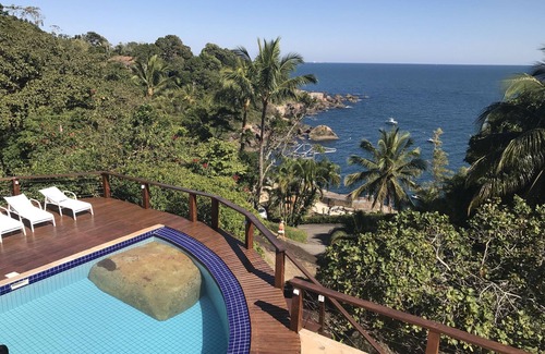 Sao Pedro Casa | casa espaciosa y cómoda en Ilhabela con impresionantes vistas w / el mar