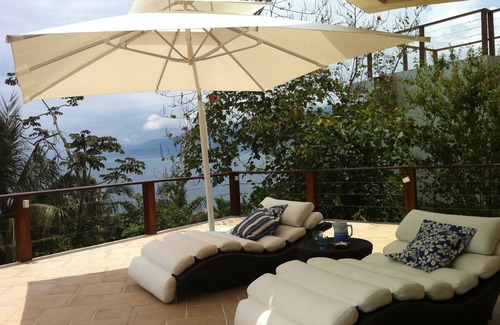 Sao Pedro Casa | casa espaciosa y cómoda en Ilhabela con impresionantes vistas w / el mar