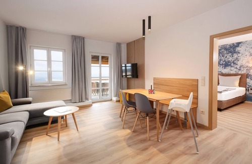 Haundorf Apartamento | Amplio y confortable apartamento con vista al lago **** (78 metros cuadrados) para hasta 4 personas con balcón - vacaciones en la granja