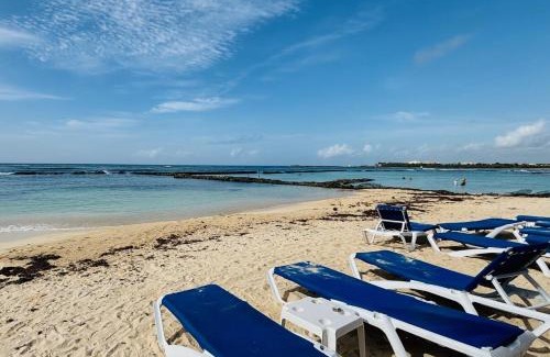 Puerto Aventuras Apartamento | Spacious and comfortable apartment w pool and golf