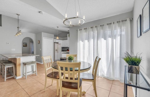 Sandalwood Casa | Spacious and Comfy 4b/2bath Family friendly and Quiet neighborhood