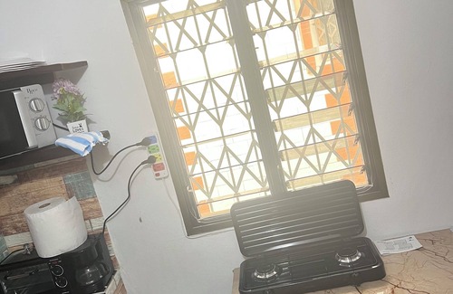 Cocody Apartamento | Spacious and cozy apartment; secure & chic neighborhood; close to all amneties!