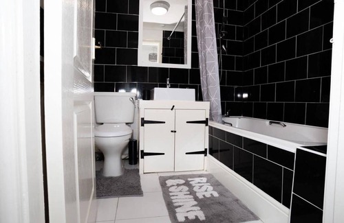Haydock Casa | Spacious and cozy 2-bedroom In Haydock