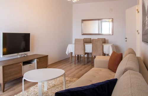 Cigli Apartamento | Spacious and Furnished Flat with Balcony in Izmir