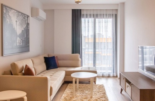 Cigli Apartamento | Spacious and Furnished Flat with Balcony in Izmir