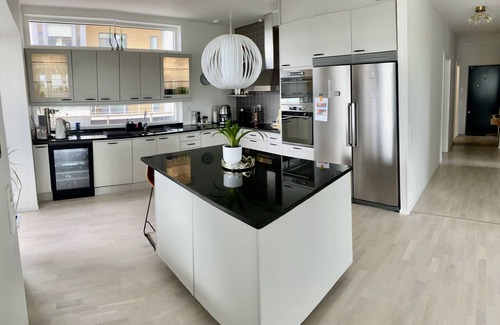 Gashaga Apartamento | Spacious and modern apartment, 112 sqm with lovely sea view.