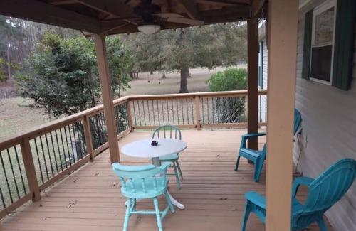 Manning Casa | Spacious and Modern Lake Marion Family Getaway- Close to Charleston and Columbia