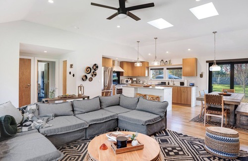 Cutchogue Casa | Spacious and Modern North Fork Home Close to Multiple Wineries, Perfect for...