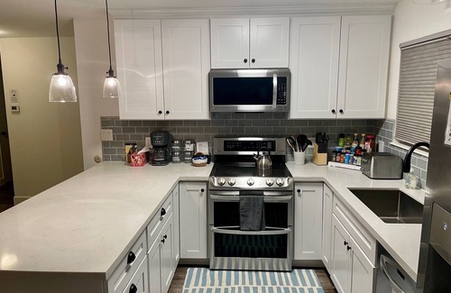 West Davis Manor Casa | Spacious and pet-friendly home on half-acre lot in West Davis