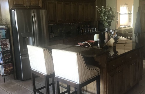 Mesilla Park Casa | Spacious and private NM Pueblo styled home with great views.