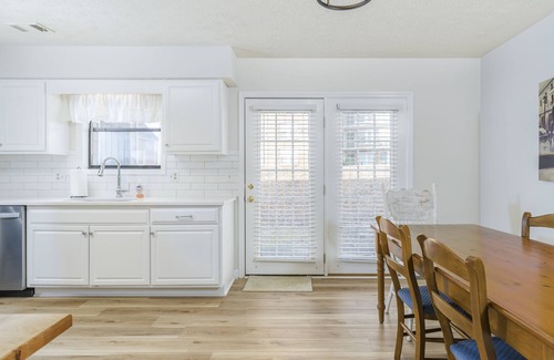 Auburn - Opelika Condominio | Spacious and Quiet 2BR/2.5BA Townhouse Close to Toomer’s & Auburn University