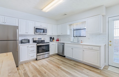 Auburn - Opelika Condominio | Spacious and Quiet 2BR/2.5BA Townhouse Close to Toomer’s & Auburn University