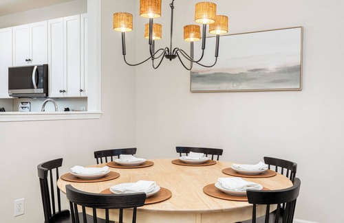 Acworth Casa | Spacious and Quiet 3-bedroom townhome with WiFi and AC in Acworth