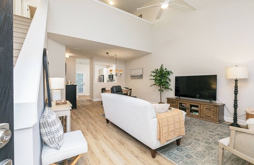 Acworth Casa | Spacious and Quiet 3-bedroom townhome with WiFi and AC in Acworth