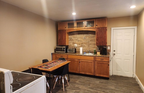 Meriden Apartamento | SPACIOUS AND QUIET