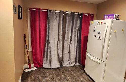 Meriden Apartamento | SPACIOUS AND QUIET