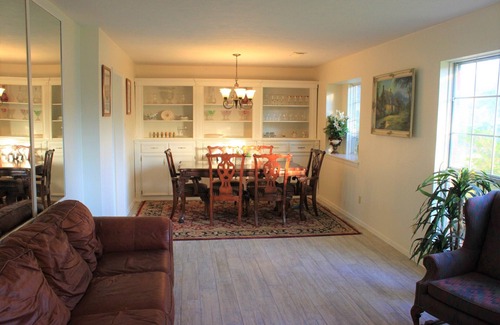 Taylor Lake Village Casa | Spacious and relaxing 4-bedroom Coastal House