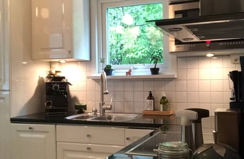 Enskede Casa | Spacious and renovated 1940s house in cultural area near the city