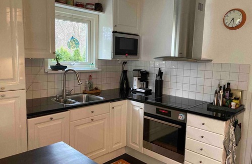 Enskede Casa | Spacious and renovated 1940s house in cultural area near the city