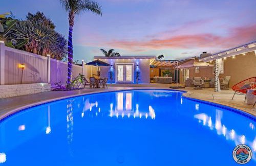 San Carlos Casa | Spacious and Stylish 5BR with Pool plus Guest House