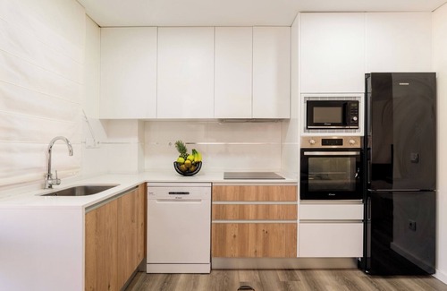 Ermesinde Apartamento | Spacious and Stylish Flat with Garage by HostWise