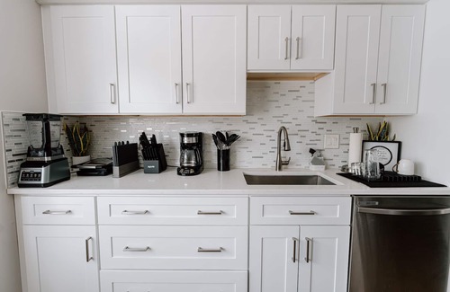 Franconia Casa | Spacious and stylish townhome nestled in the vibrant heart of Alexandria, VA